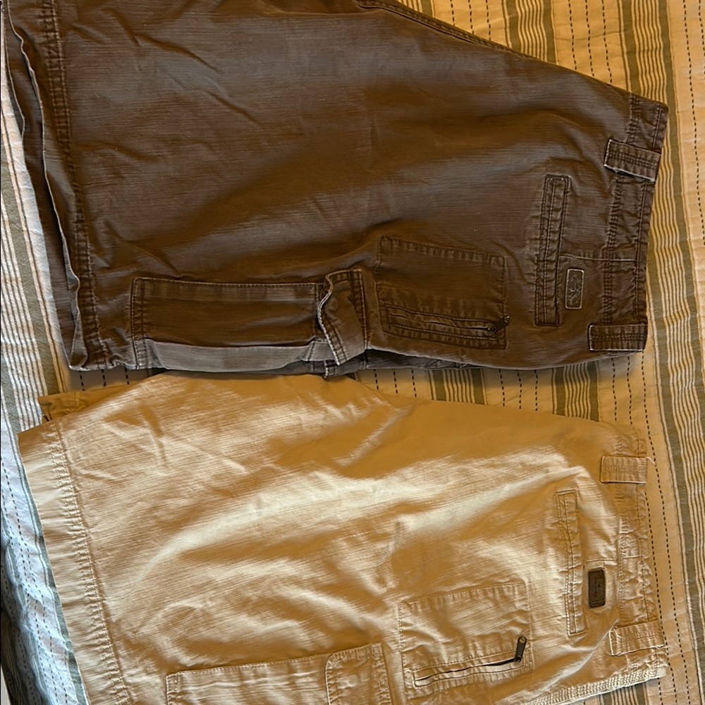 Men's Dockers Brown and Beige Cargo Shorts